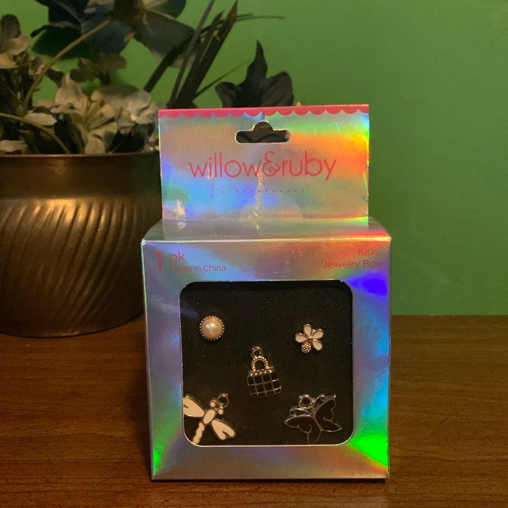 NWT Willow & Ruby 1pk Kids Jewelry Box